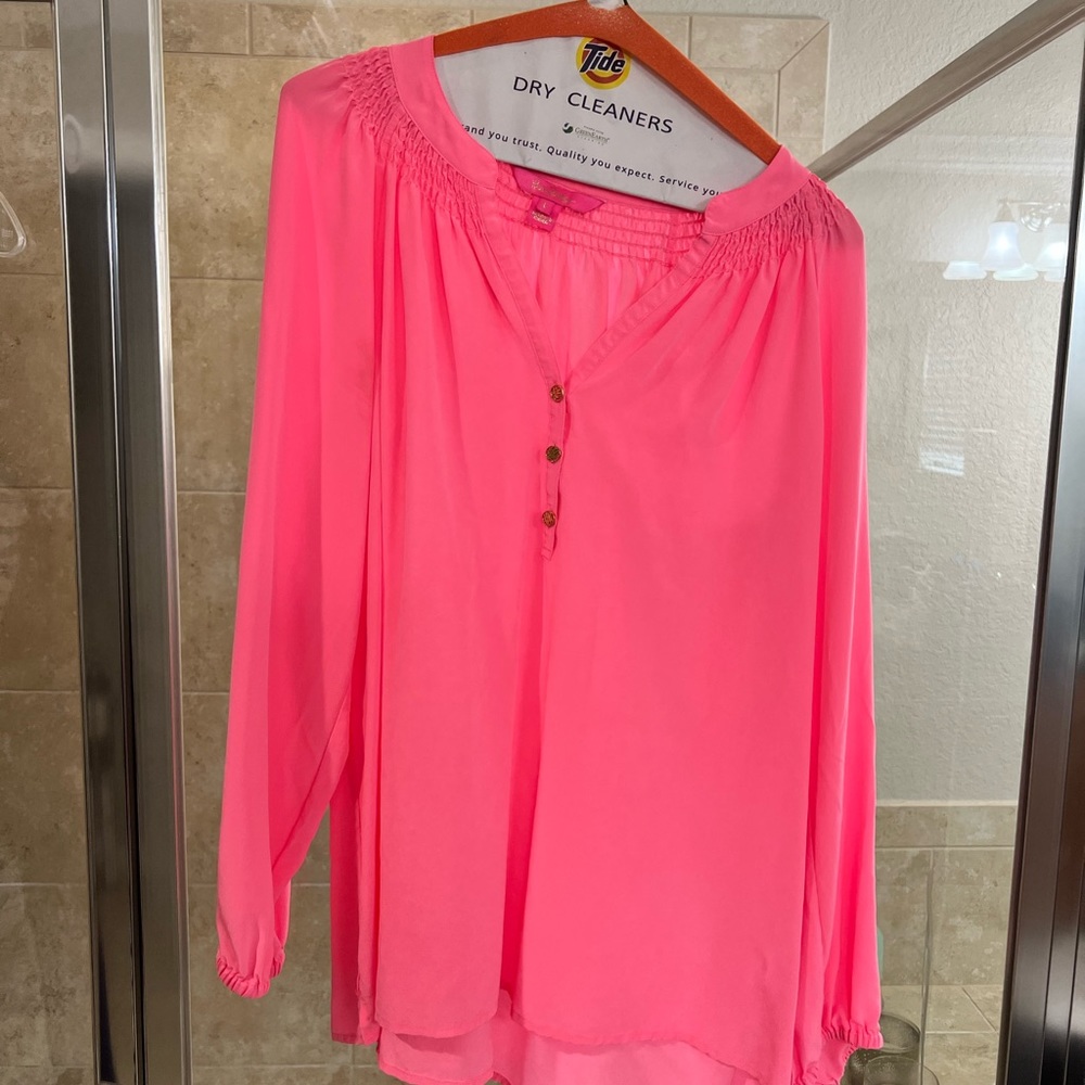 Lilly Pulitzer silk pink shirt. Size large.